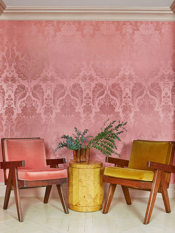 de Gournay Silk Damask, New York, pineapple, traditional silk fabric wallpaper, Moda Operandi