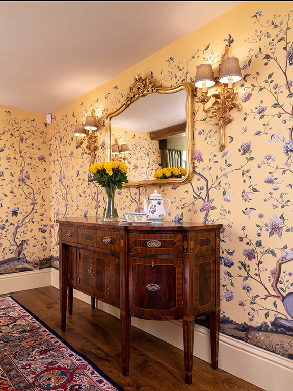 Iksel Chinoiserie, Cotswolds, hand painted, chinoiserie